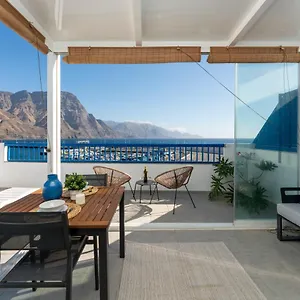  Apartment White&blue Rooftop
